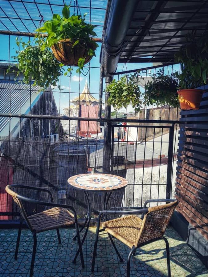 קוצ'ינג Treehouse Hostel מראה חיצוני תמונה