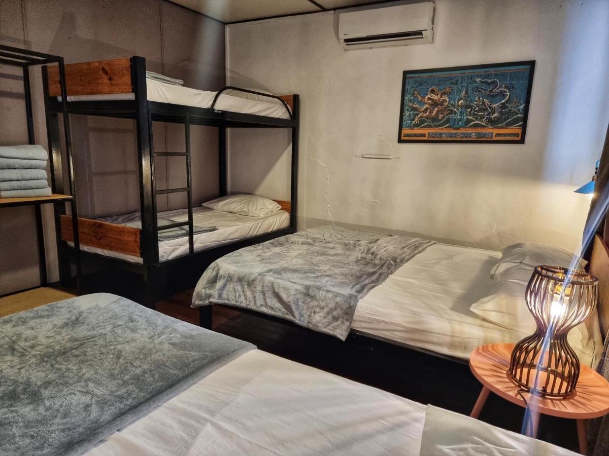 קוצ'ינג Treehouse Hostel מראה חיצוני תמונה